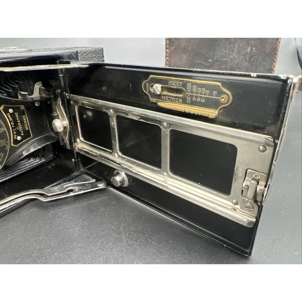 Vintage Eastman Kodak No. 2-C Folding Autographic Brownie Camera With Case